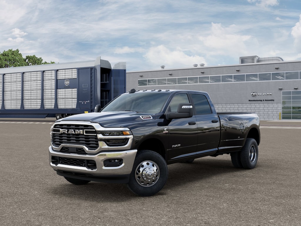 New 2026 Ram 3500 BIG HORN CREW CAB 4X4 8' BOX Pickup