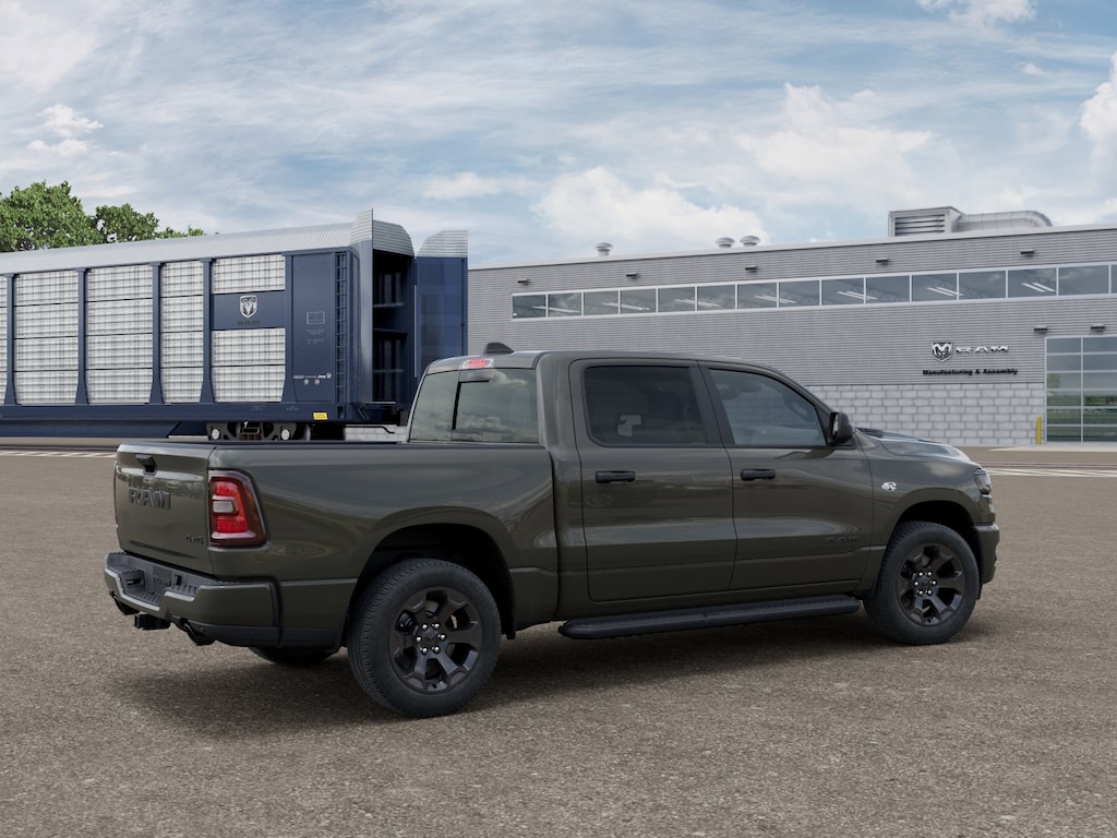 New 2026 Ram 1500 EXPRESS CREW CAB 4X4 5'7 BOX Pickup