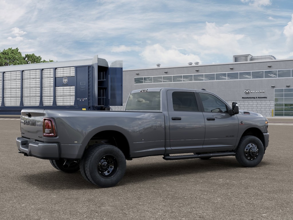 New 2026 Ram 3500 BIG HORN CREW CAB 4X4 8' BOX Pickup