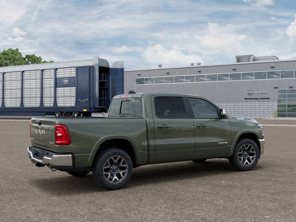 New 2026 Ram 1500 LARAMIE CREW CAB 4X4 5'7 BOX Pickup