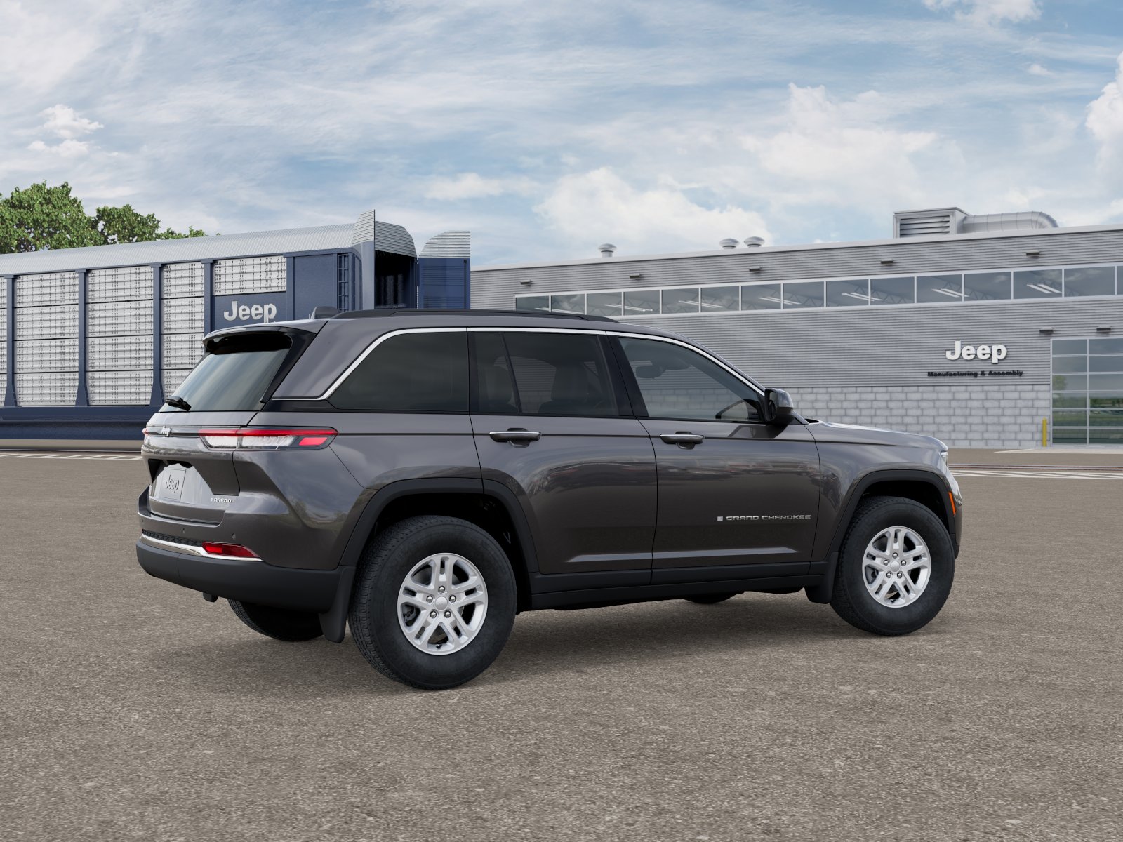 2025 Jeep Grand Cherokee Laredo Altitude photo 3