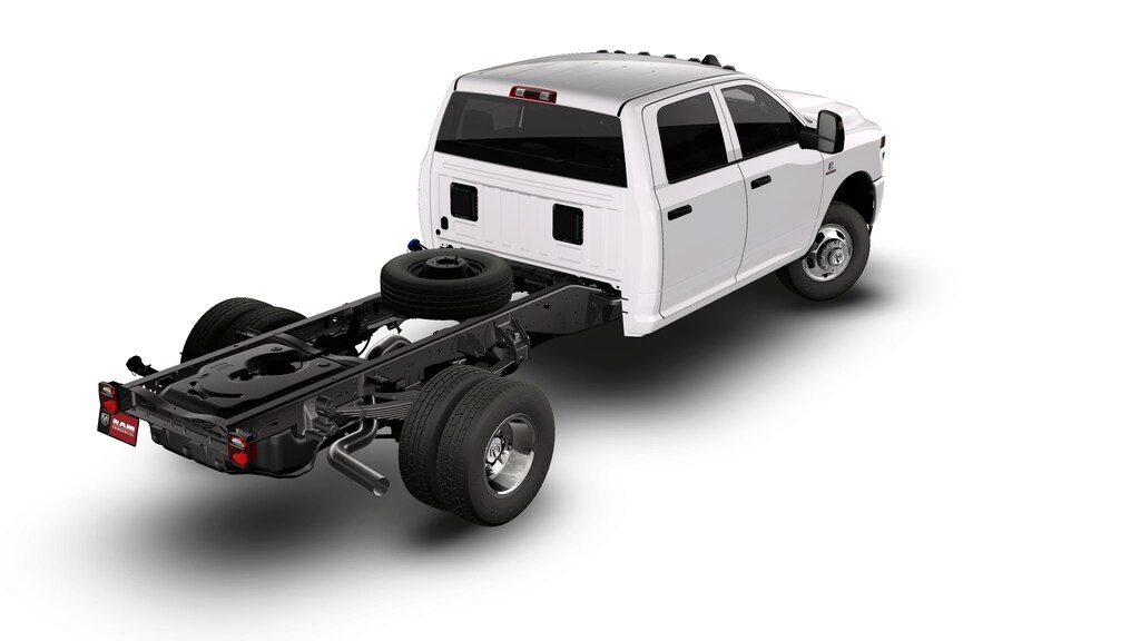 New 2026 Ram 3500 TRADESMAN CREW CAB CHASSIS 4X4 60' CA Pickup