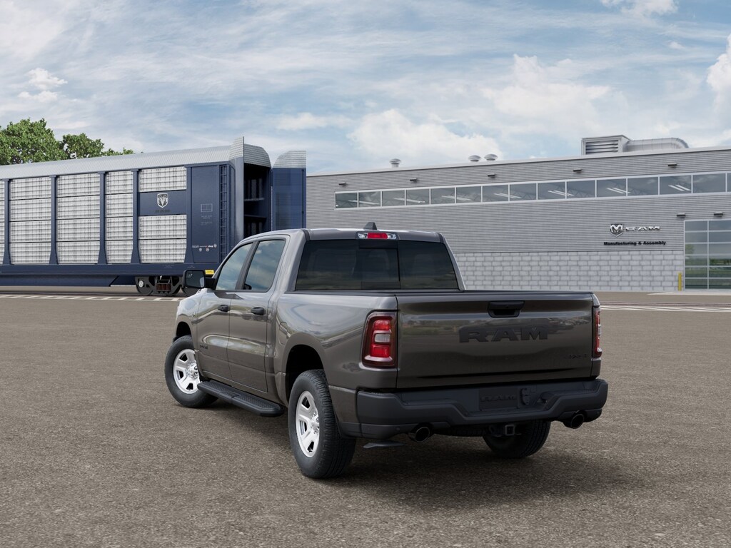 New 2026 Ram 1500 TRADESMAN CREW CAB 4X4 5'7 BOX Pickup