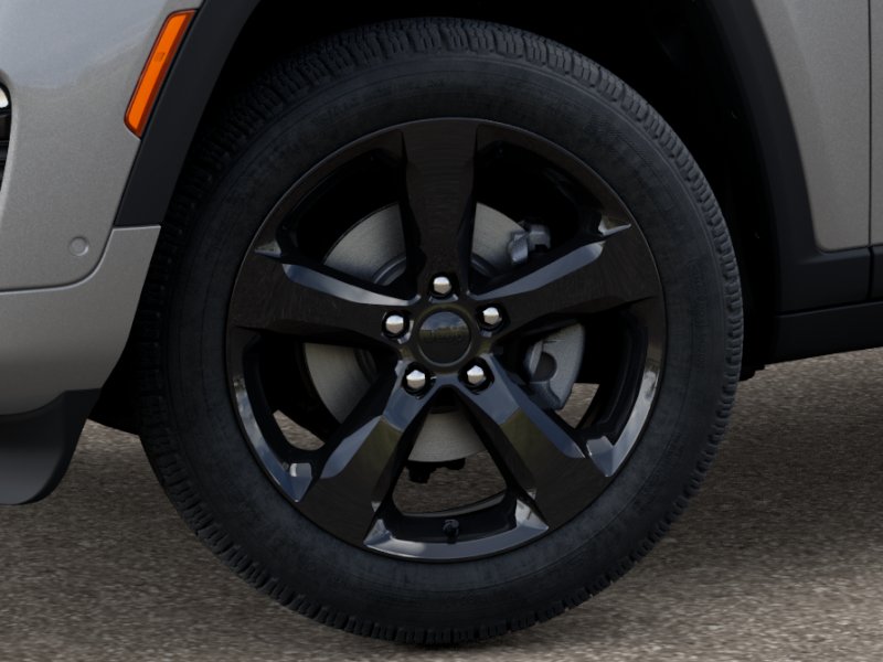 2025 Jeep Grand Cherokee Limited photo 3