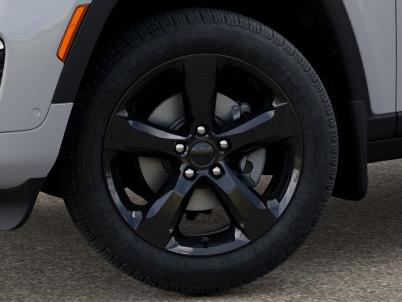 2025 Jeep Grand Cherokee Limited photo 2