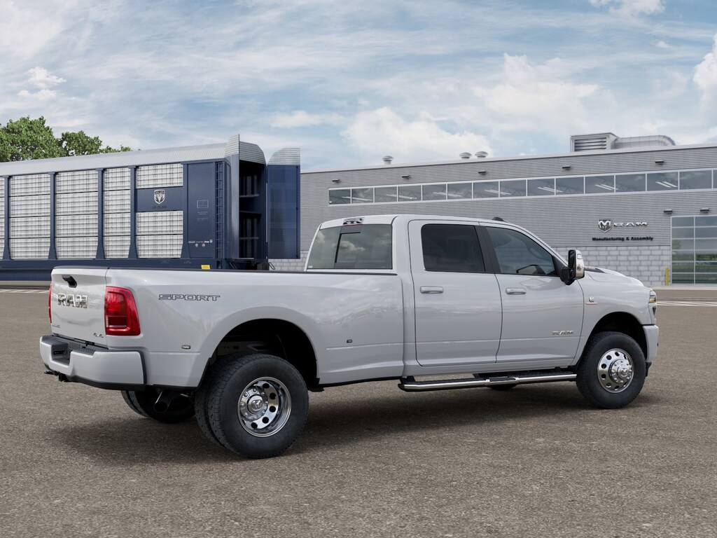 New 2026 Ram 3500 LARAMIE CREW CAB 4X4 8' BOX Pickup