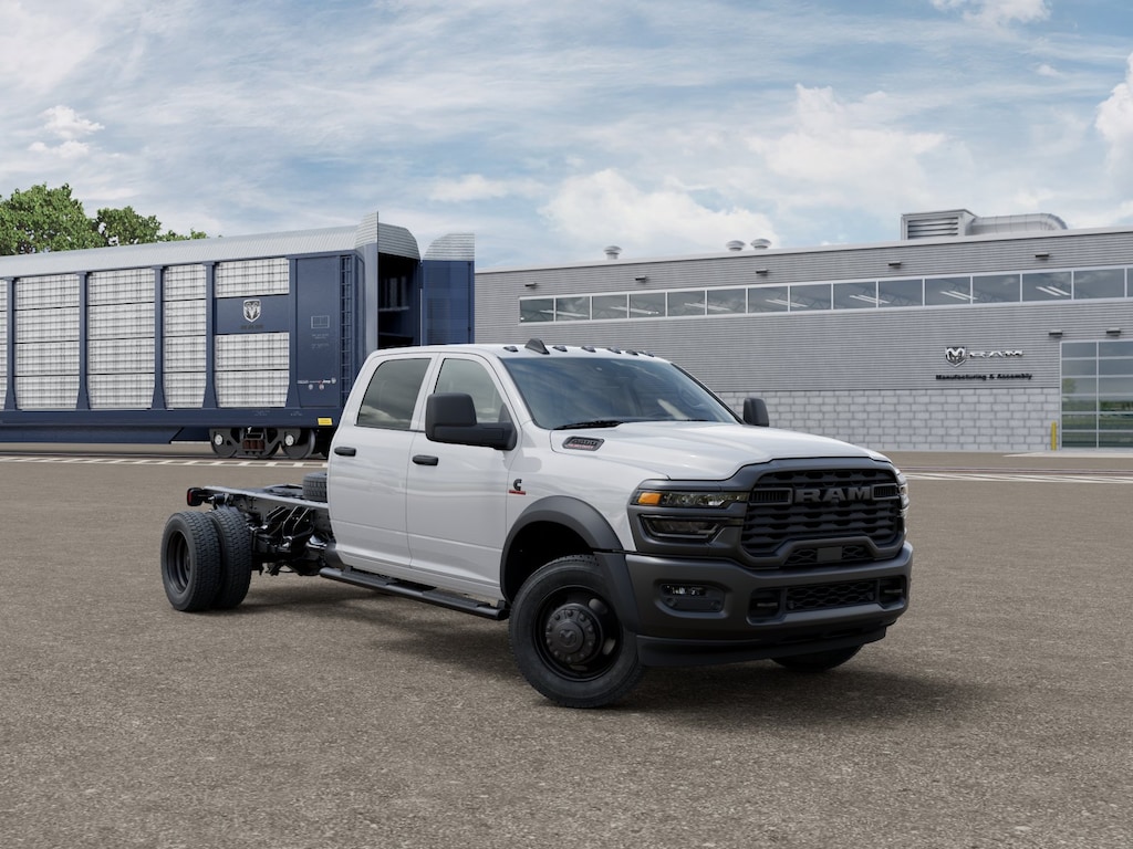 New 2026 Ram 5500 Chassis Cab TRADESMAN CREW 4X4 84' CA Pickup