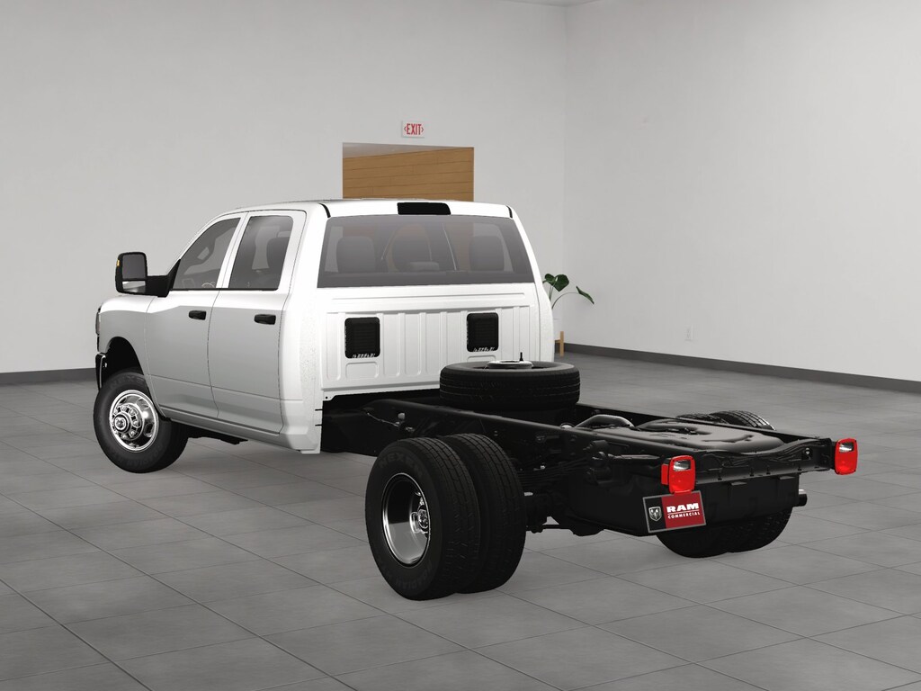 New 2024 Ram 3500 Chassis Cab TRADESMAN CREW 4X4 60' CA Pickup