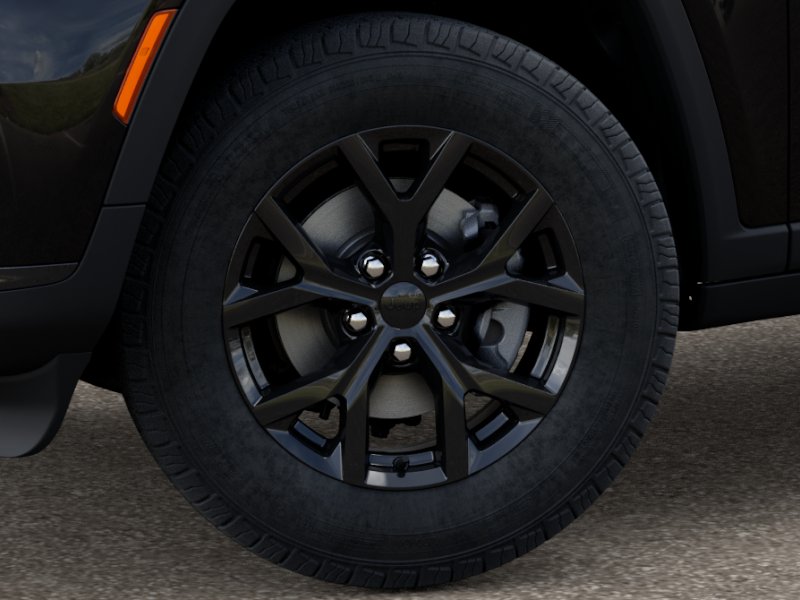 2025 Jeep Grand Cherokee Altitude photo 2