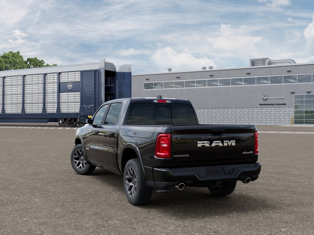 New 2026 Ram 1500 LARAMIE CREW CAB 4X4 5'7 BOX Pickup