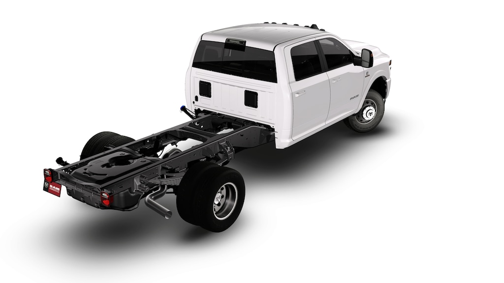New 2026 Ram 3500 BIG HORN CREW CAB CHASSIS 4X4 60' CA Pickup