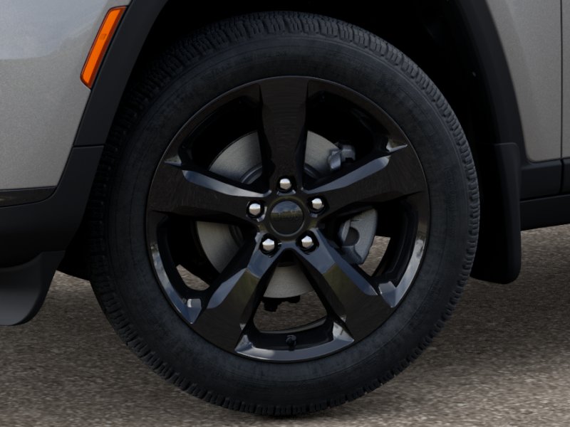 2025 Jeep Grand Cherokee Limited photo 3