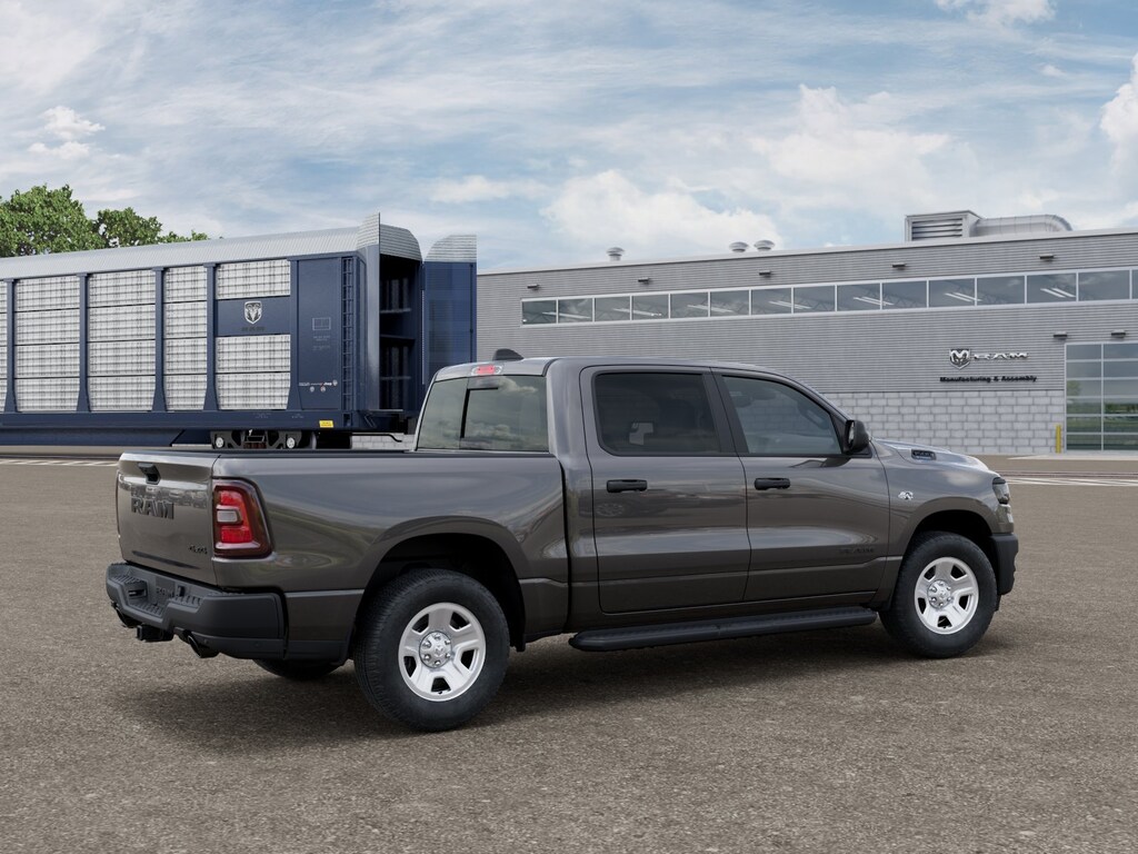 New 2026 Ram 1500 TRADESMAN CREW CAB 4X4 5'7 BOX Pickup