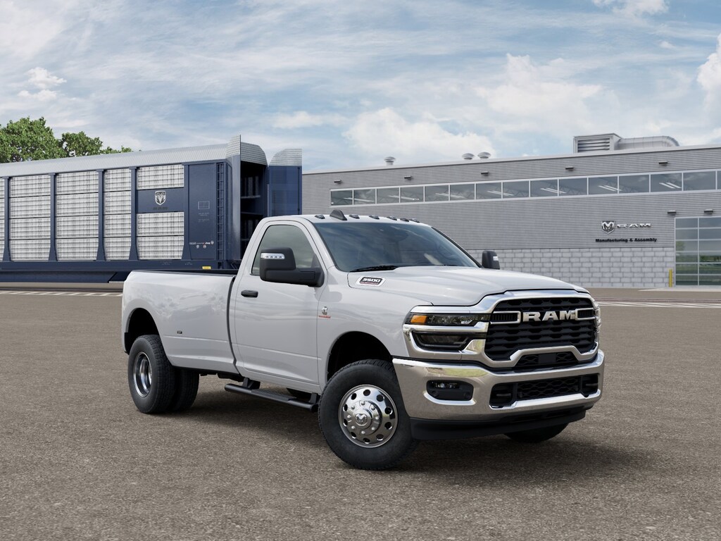 New 2026 Ram 3500 TRADESMAN REGULAR CAB 4X4 8' BOX Pickup