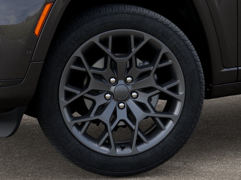 2025 Jeep Grand Cherokee L Summit photo 3