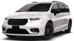 2026 Chrysler Pacifica LIMITED AWD Passenger Van