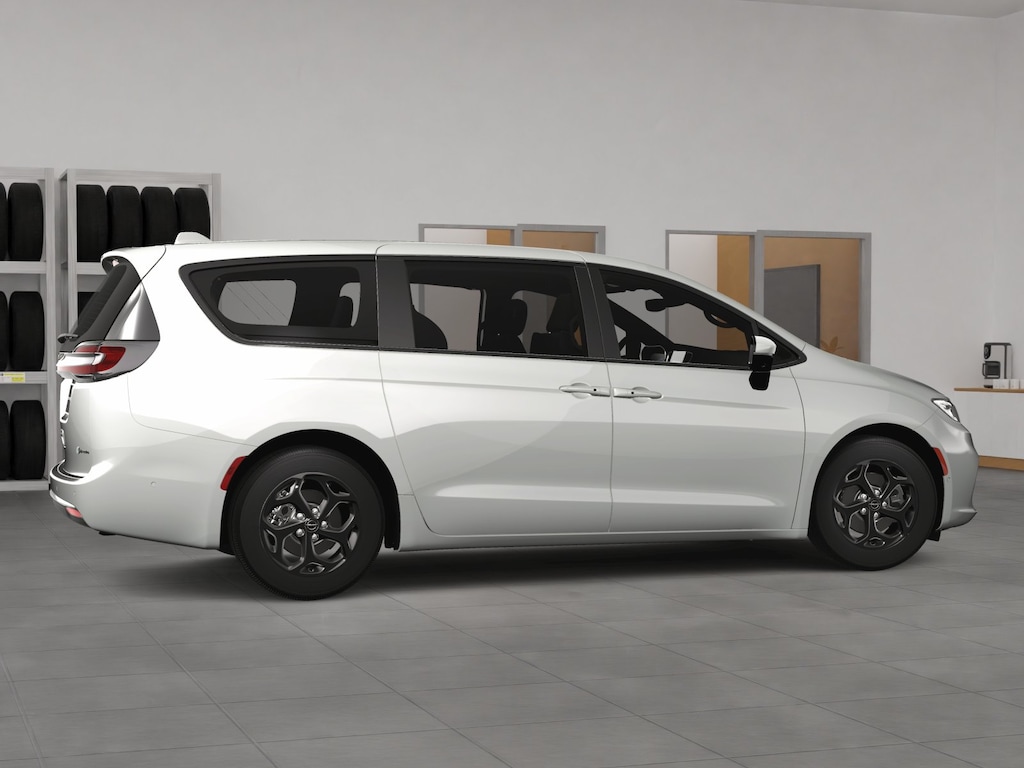 New 2023 Chrysler Pacifica Hybrid Hybrid Limited Passenger Van