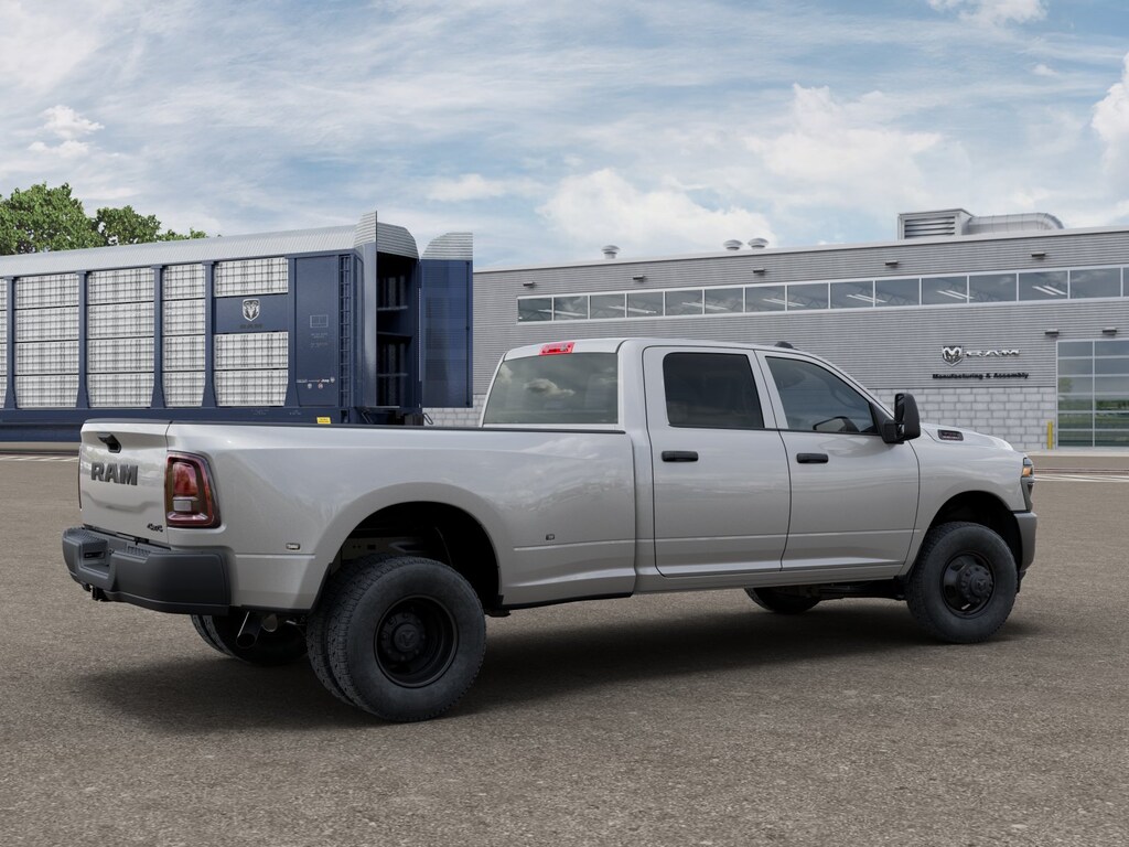 New 2026 Ram 3500 TRADESMAN CREW CAB 4X4 8' BOX Pickup