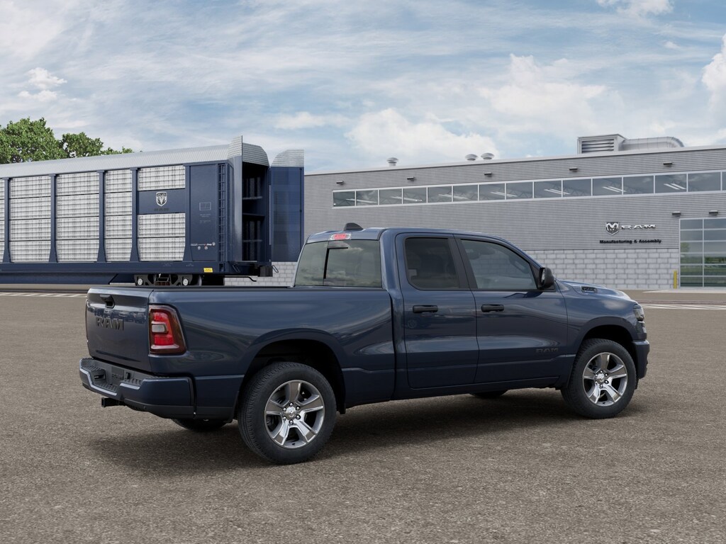 New 2026 Ram 1500 EXPRESS QUAD CAB 4X2 6'4 BOX Pickup