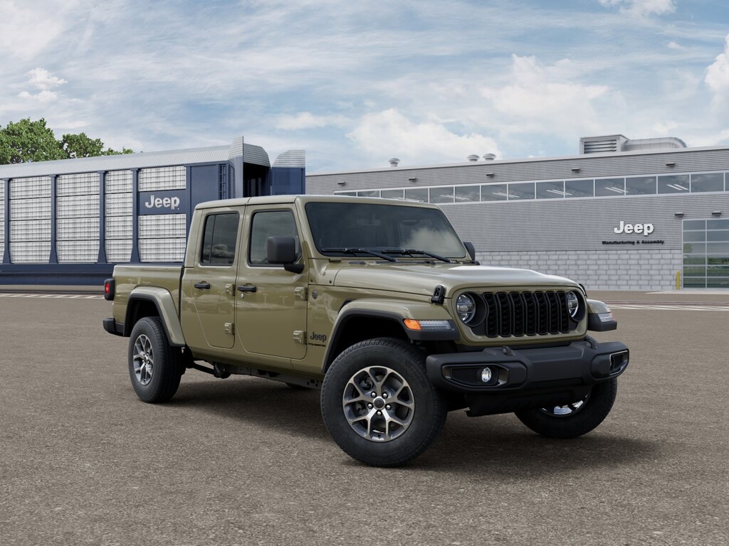 New 2026 Jeep Gladiator Sport S Truck Crew Cab