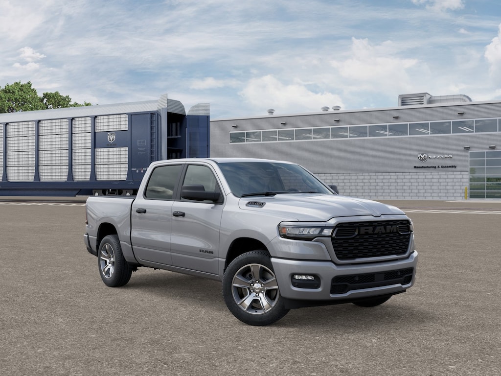 New 2025 Ram 1500 TRADESMAN CREW CAB 4X2 5'7 BOX Pickup