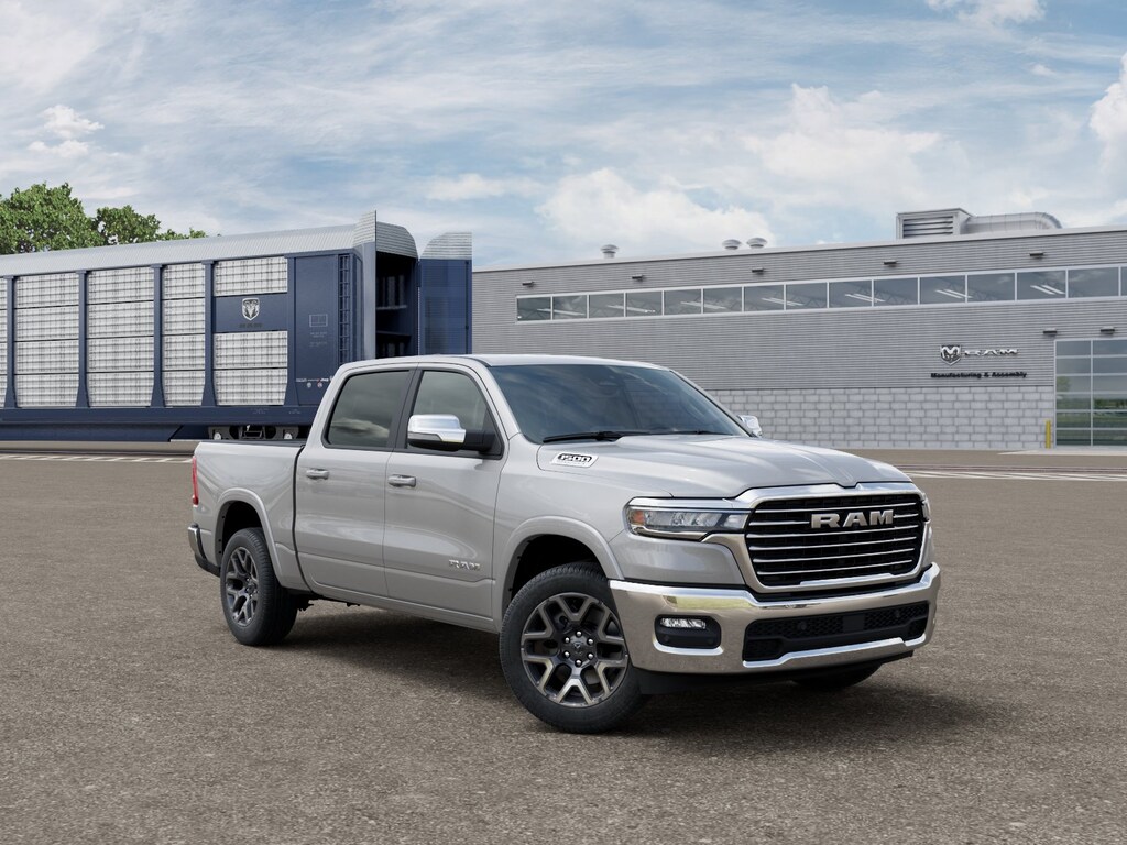 New 2026 Ram 1500 LARAMIE CREW CAB 4X4 5'7 BOX Pickup