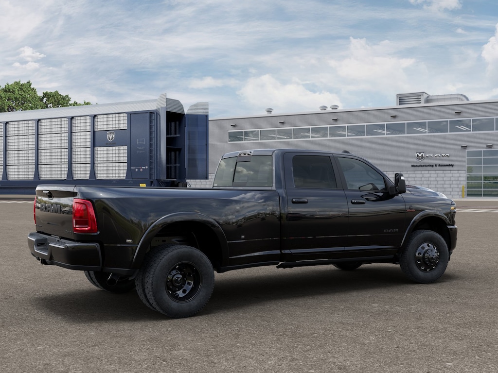 New 2026 Ram 3500 LIMITED CREW CAB 4X4 8' BOX Pickup