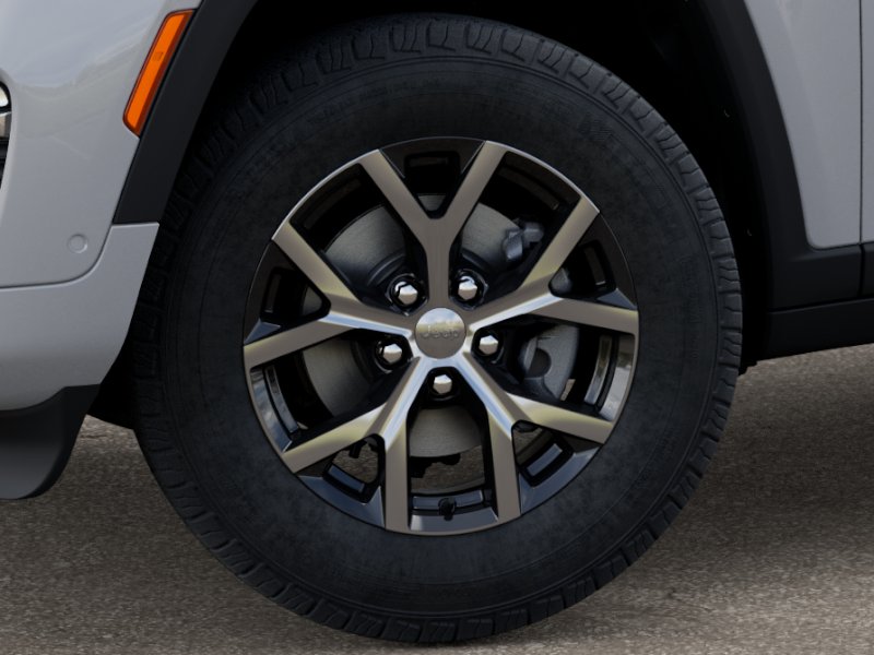 2025 Jeep Grand Cherokee Limited photo 3