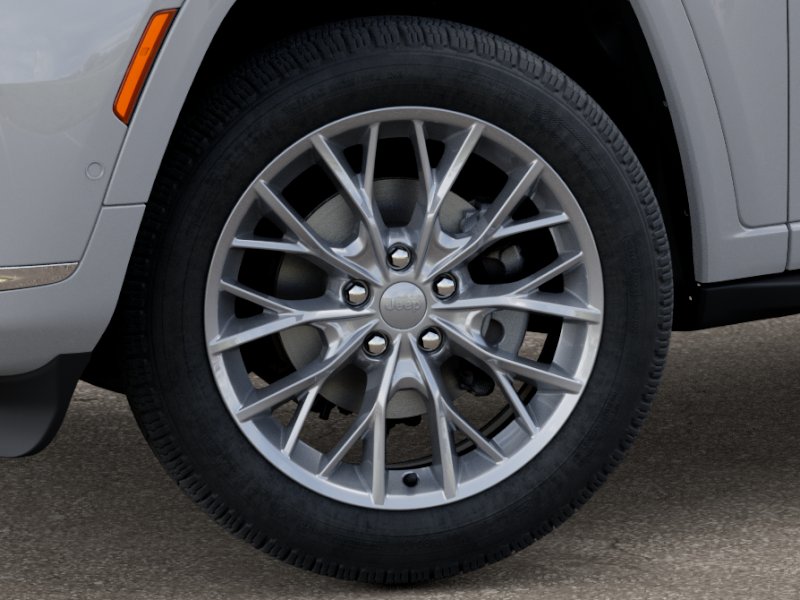 2025 Jeep Grand Cherokee L Summit photo 4