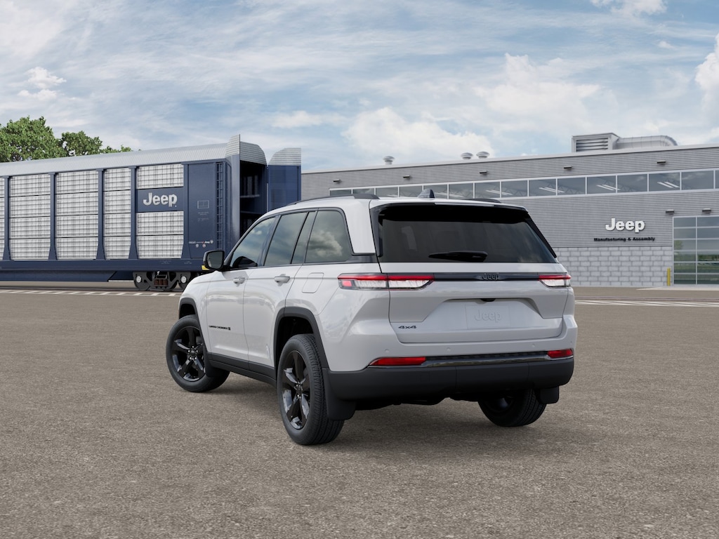 New 2025 Jeep Grand Cherokee Laredo Sport Utility