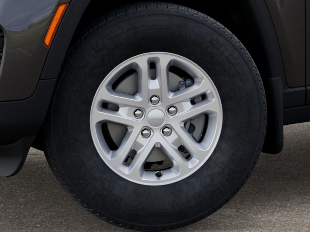 New 2025 Jeep Grand Cherokee LAREDO 4X2 Sport Utility