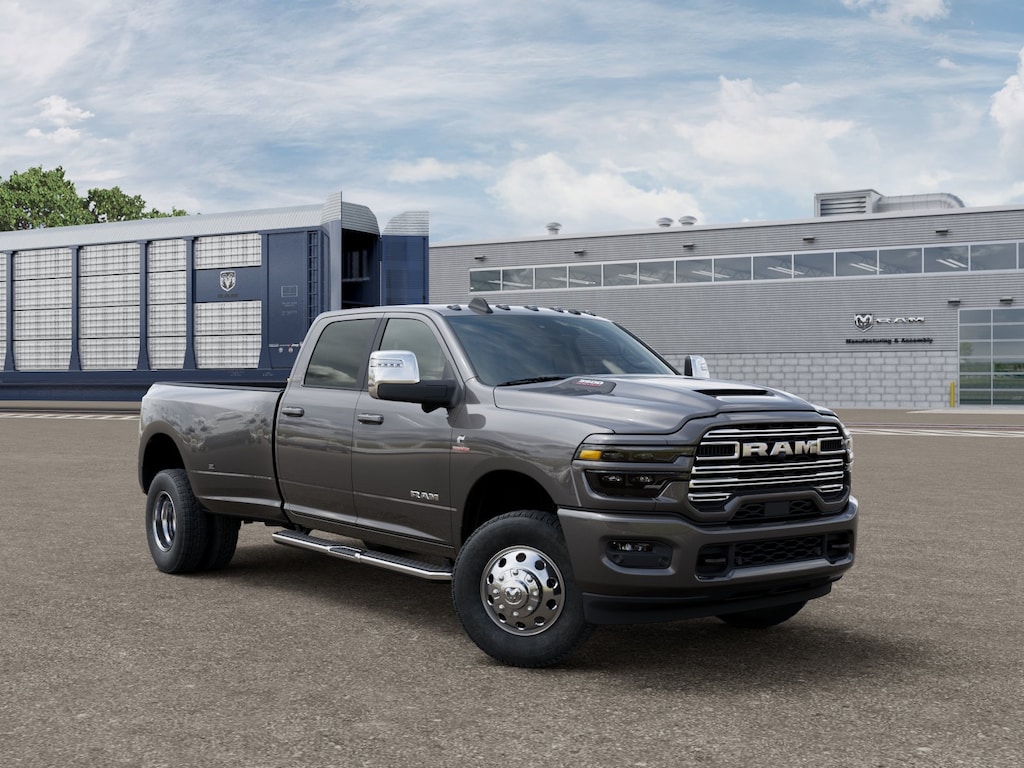 New 2026 Ram 3500 LARAMIE CREW CAB 4X4 8' BOX Pickup