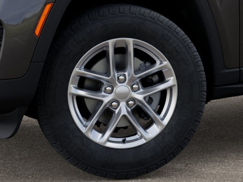 New 2025 Jeep Grand Cherokee LAREDO X 4X4 Sport Utility