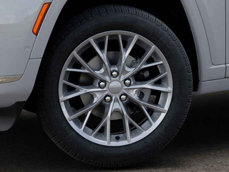 2025 Jeep Grand Cherokee L Summit photo 4