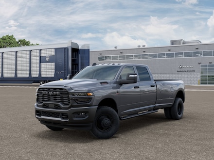 2026 Ram 3500 TRADESMAN CREW CAB 4X4 8' BOX Pickup