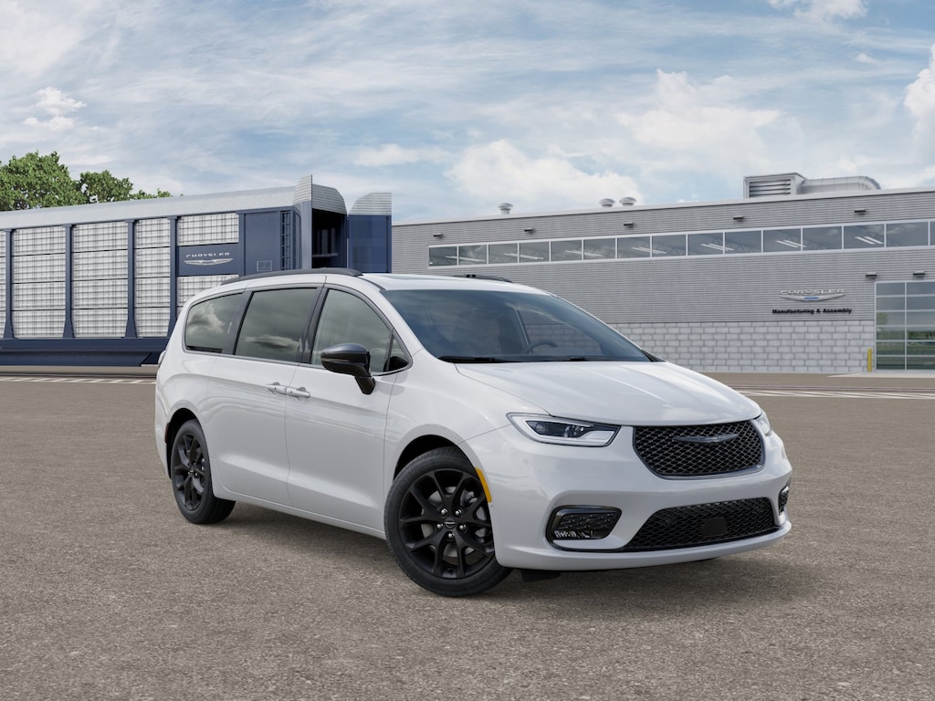 New 2026 Chrysler Pacifica LIMITED AWD Passenger Van