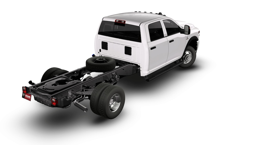 New 2026 Ram 3500 TRADESMAN CREW CAB CHASSIS 4X4 60' CA Pickup