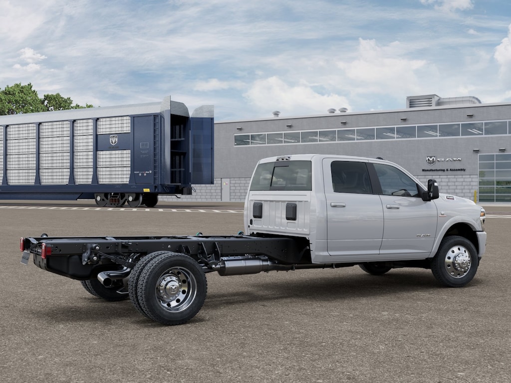 New 2026 Ram 5500 Chassis Cab BIG HORN CREW 4X4 84' CA Pickup