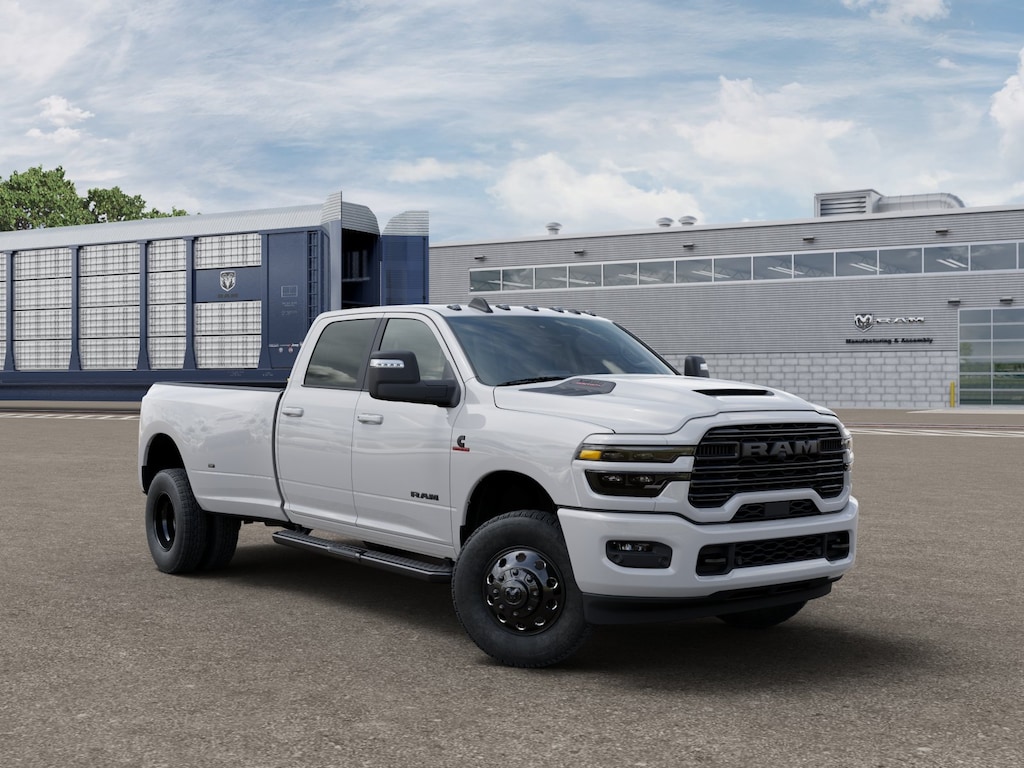 New 2026 Ram 3500 LARAMIE CREW CAB 4X4 8' BOX Pickup