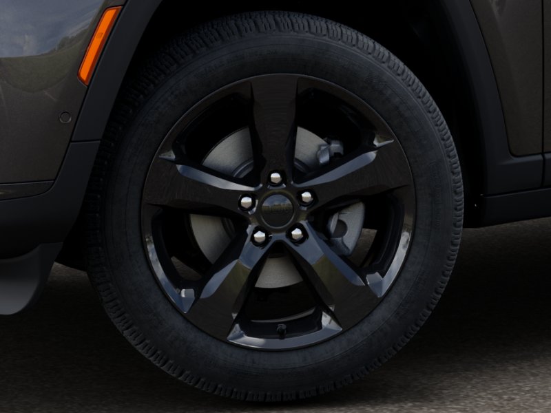 2025 Jeep Grand Cherokee Limited photo 2