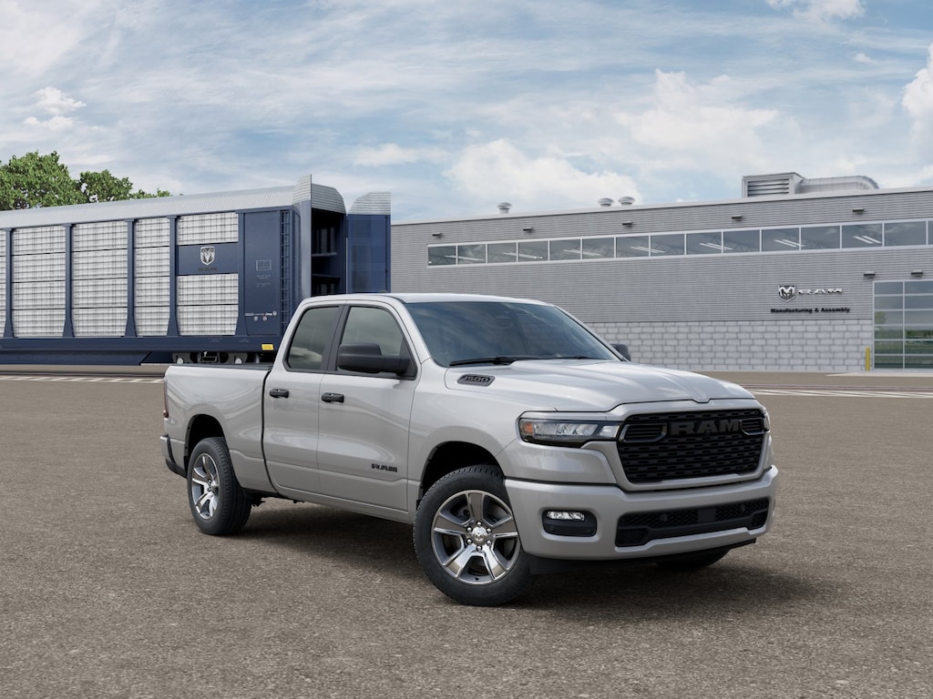 New 2026 Ram 1500 EXPRESS QUAD CAB 4X4 6'4 BOX Pickup