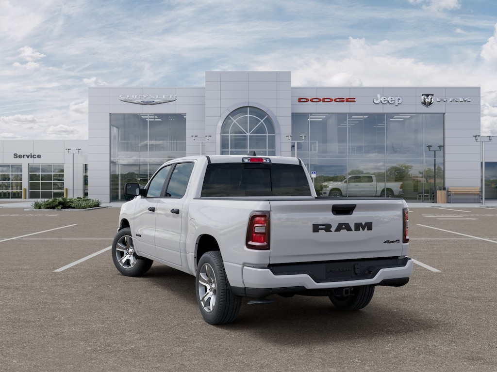 New 2026 Ram 1500 EXPRESS CREW CAB 4X4 5'7 BOX Pickup