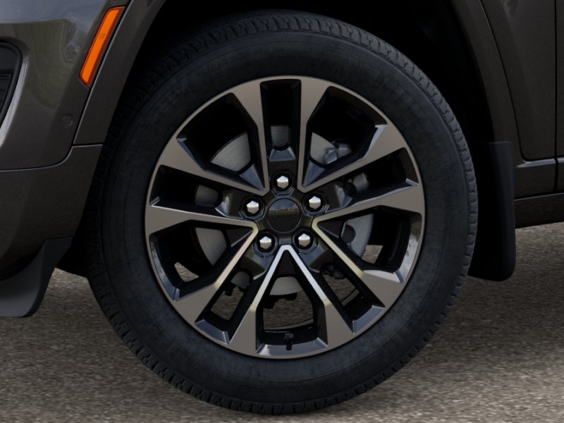 2025 Jeep Grand Cherokee Overland photo 3