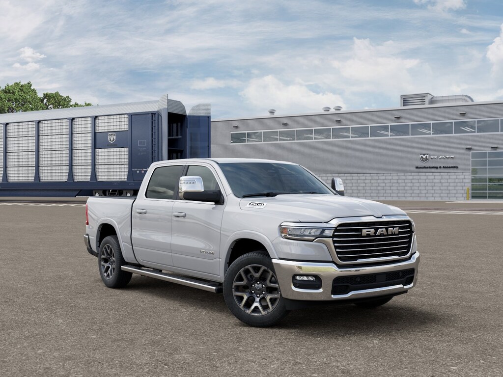 New 2026 Ram 1500 LARAMIE CREW CAB 4X4 5'7 BOX Pickup