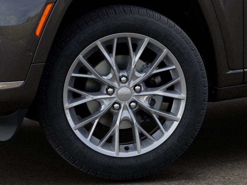 2025 Jeep Grand Cherokee L Summit photo 3