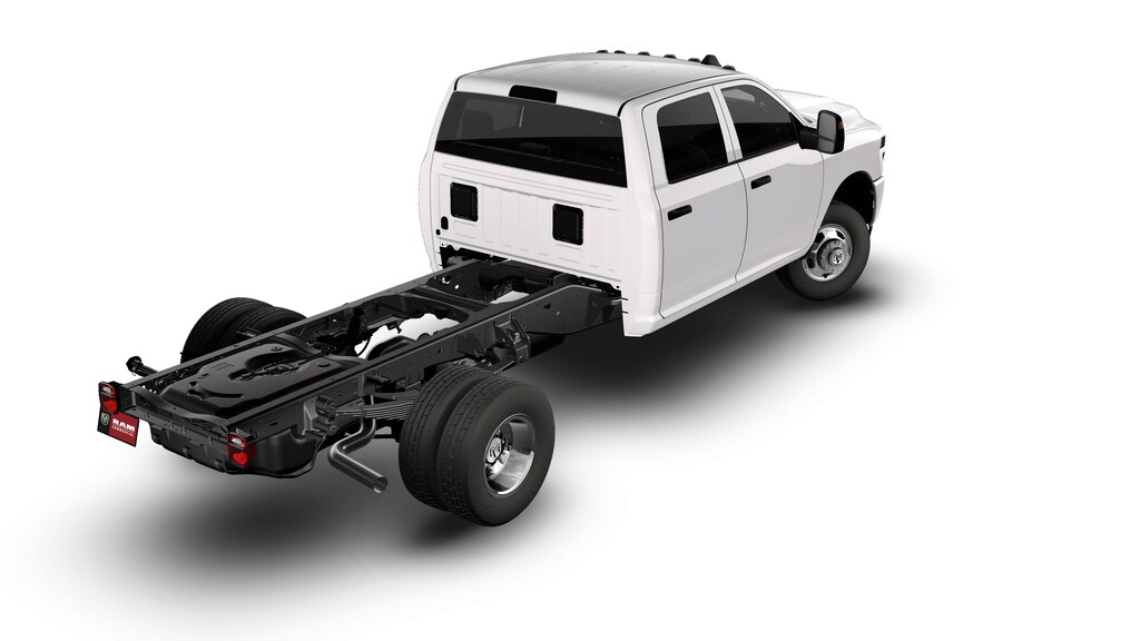 New 2026 Ram 3500 TRADESMAN CREW CAB CHASSIS 4X4 60' CA Pickup