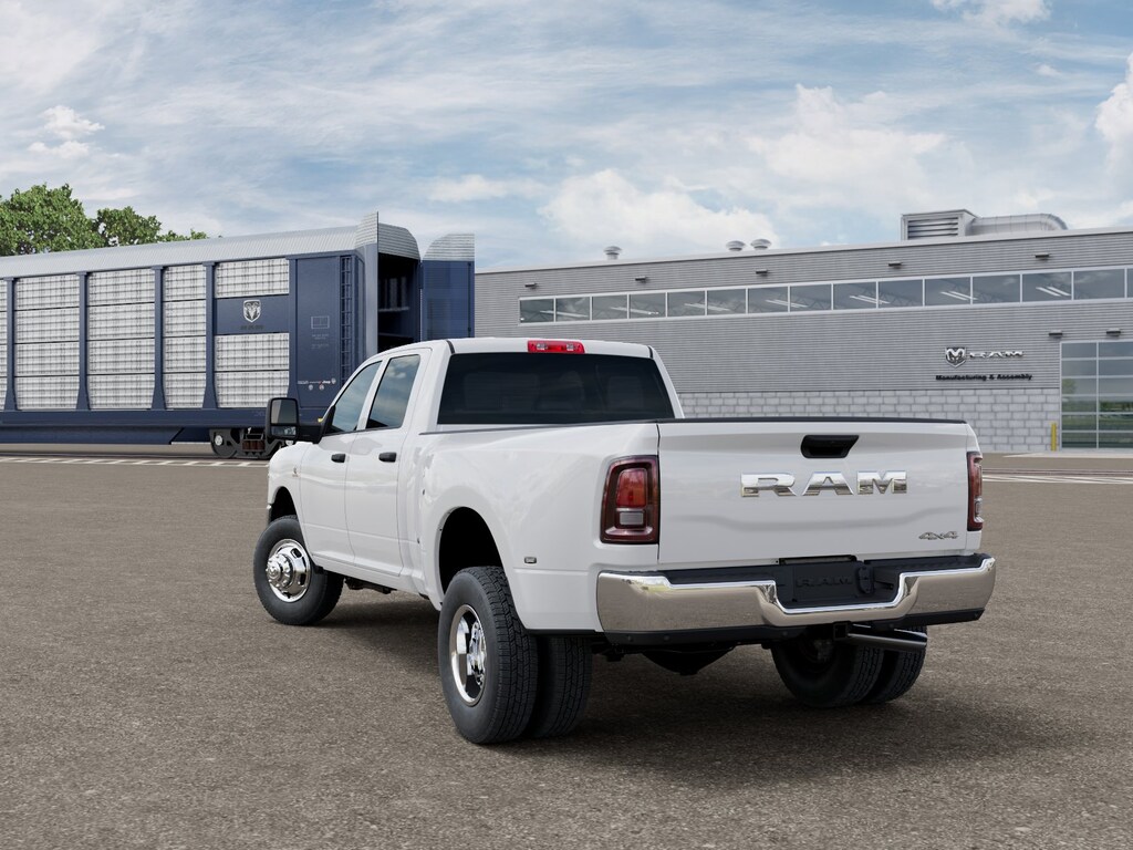 New 2026 Ram 3500 TRADESMAN CREW CAB 4X4 8' BOX Pickup