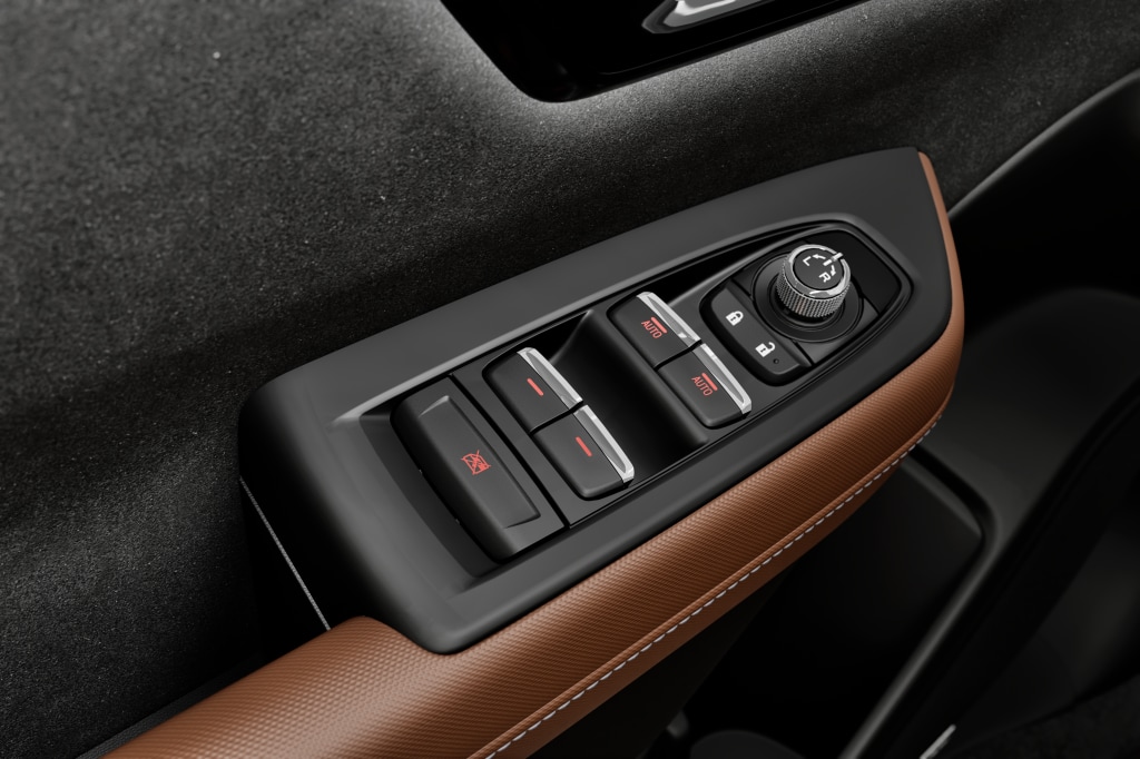 2025 Subaru Forester Touring photo 4