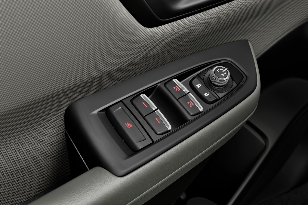 2025 Subaru Forester Premium Base photo 2