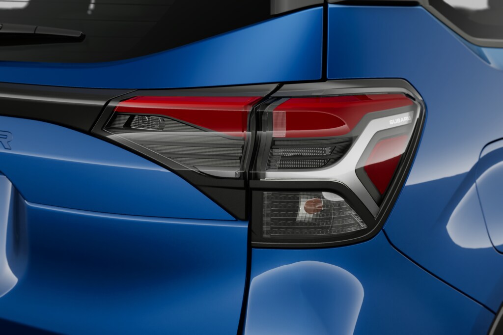 2026 Subaru Forester Base photo 2